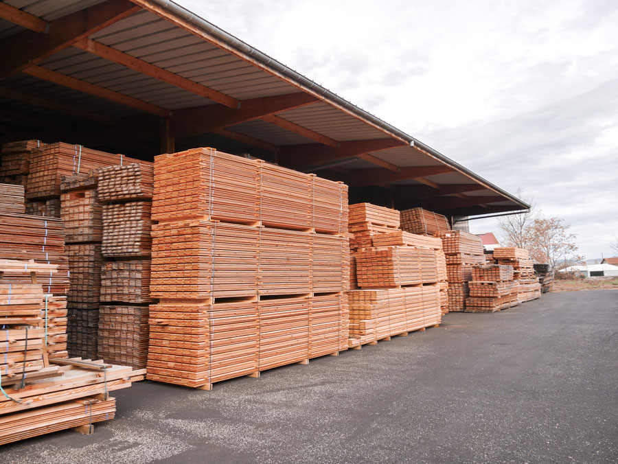 Bois raboté prêt pour fabrication de bardage extérieur