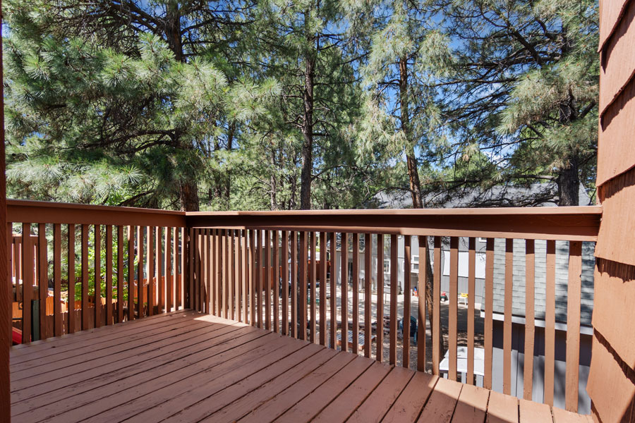 Balustrade en bois pour terrasse extérieure